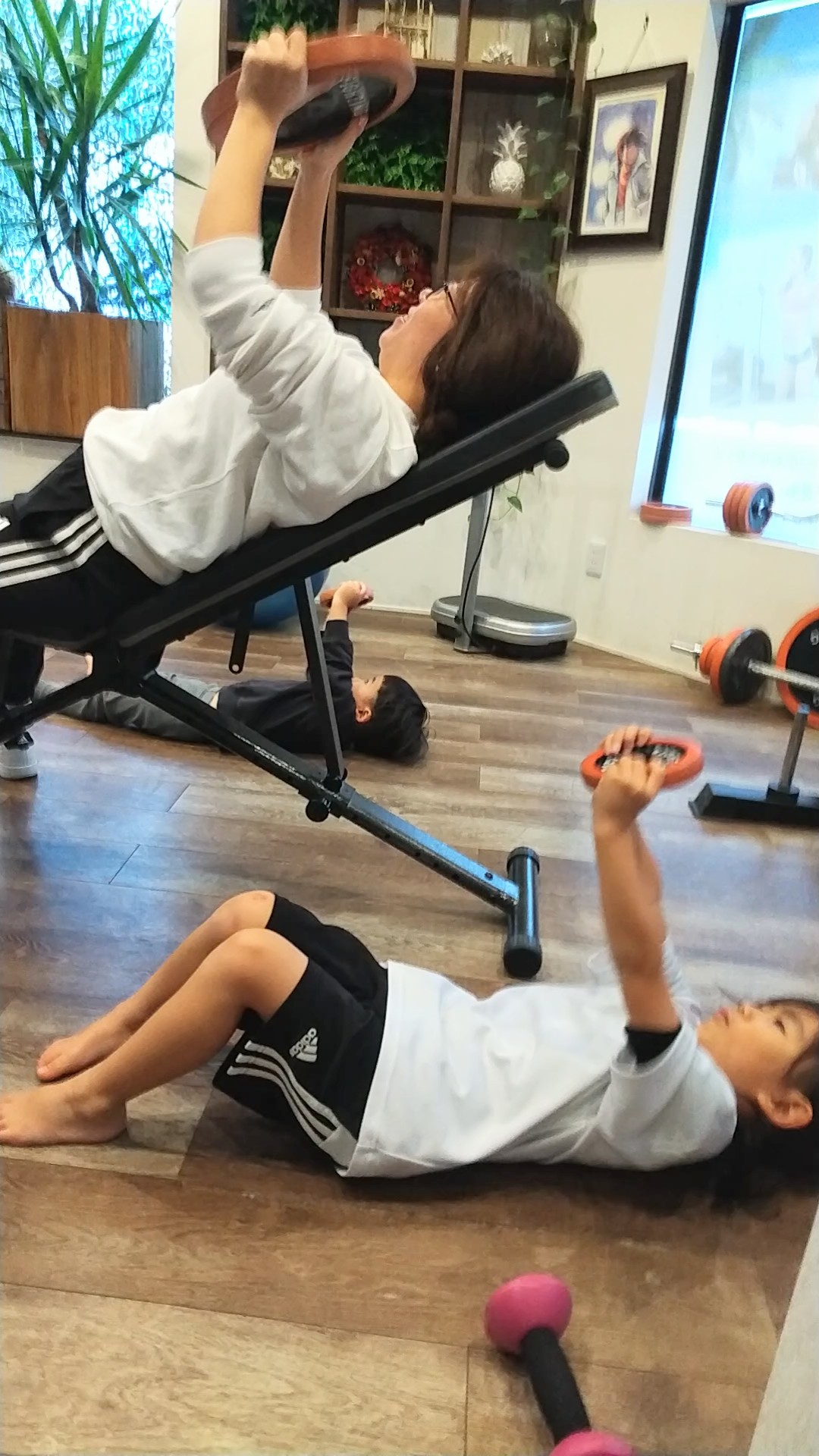 親子で通えば学生無料！一緒に楽しむトレーニングで健康な未来を！